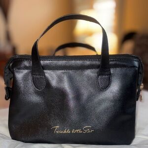 🆕 Sleek Black “Twinkle Little Star”Cosmetic Bag w/ Textured Gold Clasp..